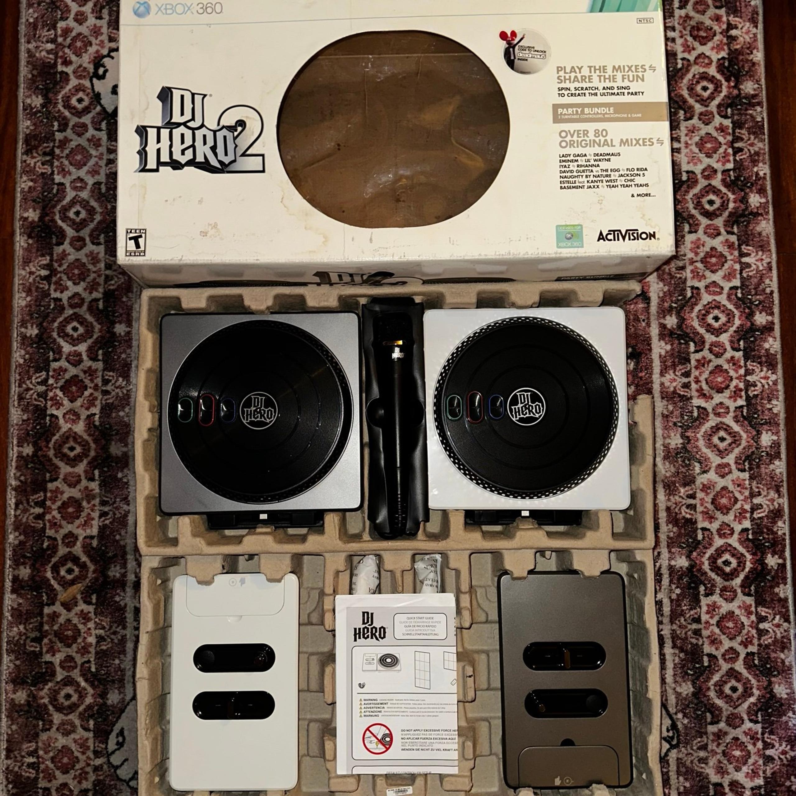 DJ Hero 2 Party Bundle (Microsoft Xbox 360, 2010) Two Turntables & Game