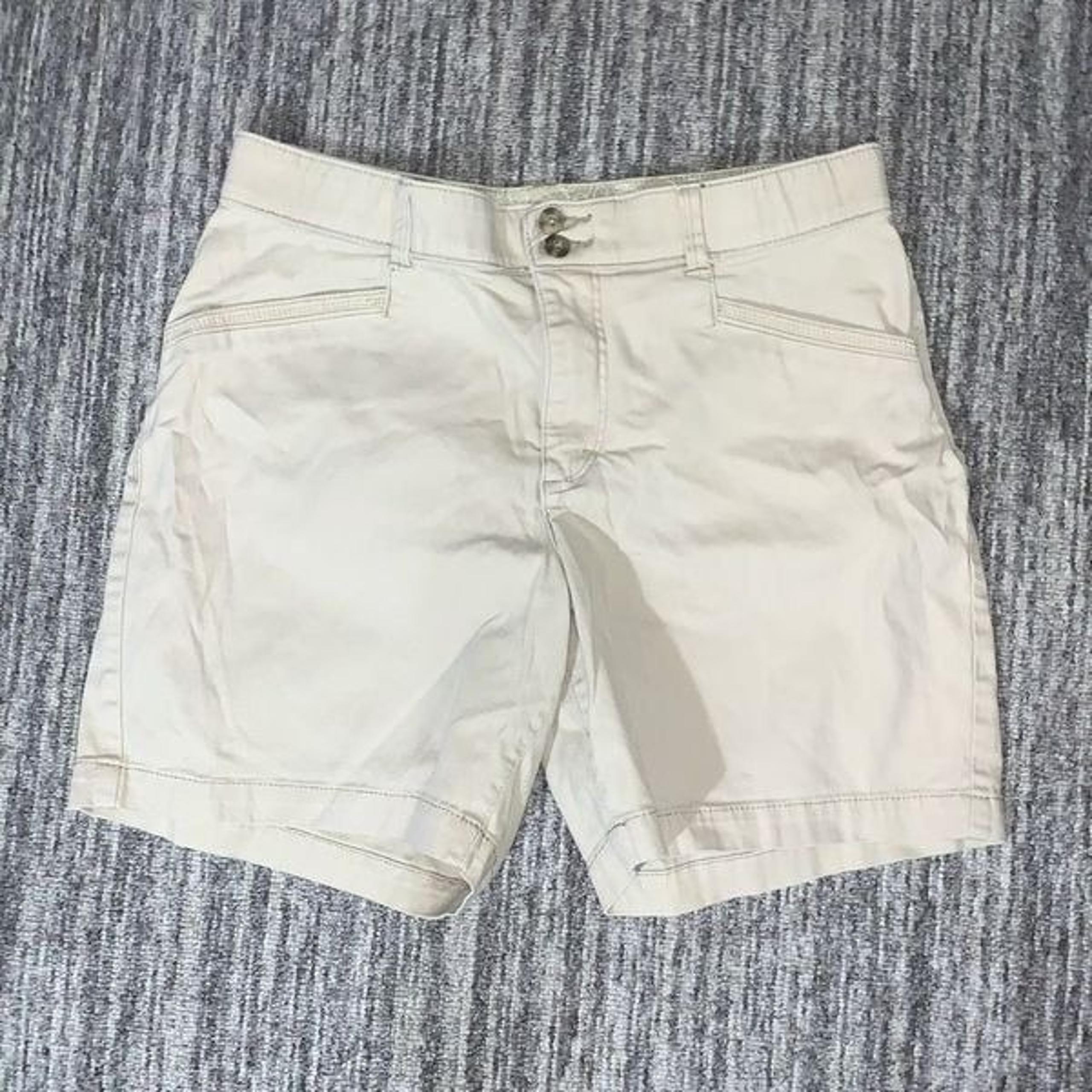 Vintage Y2K Lee Comfort Women’s 12 Medium Khaki Tan Flat Front Mom Shorts Stretc