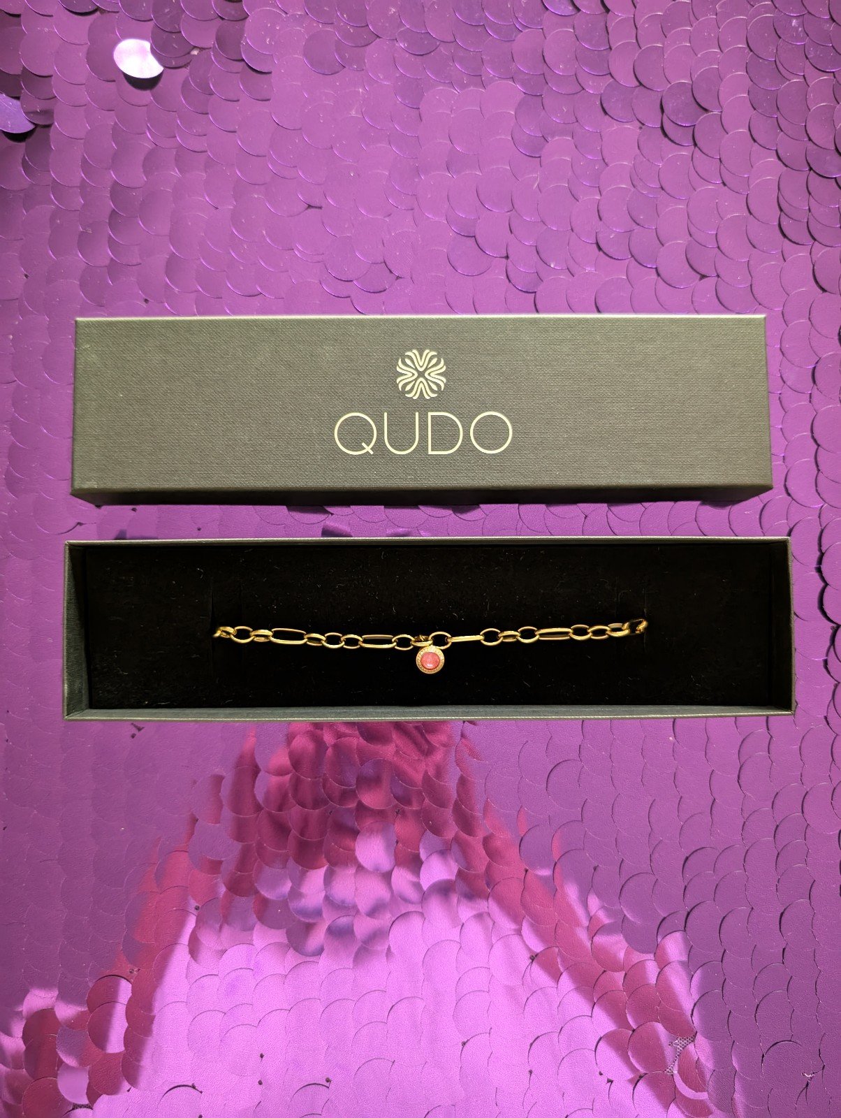 Qudo Amoa Basic Necklace With Tondo Deluxe Top 0.35" - Gold