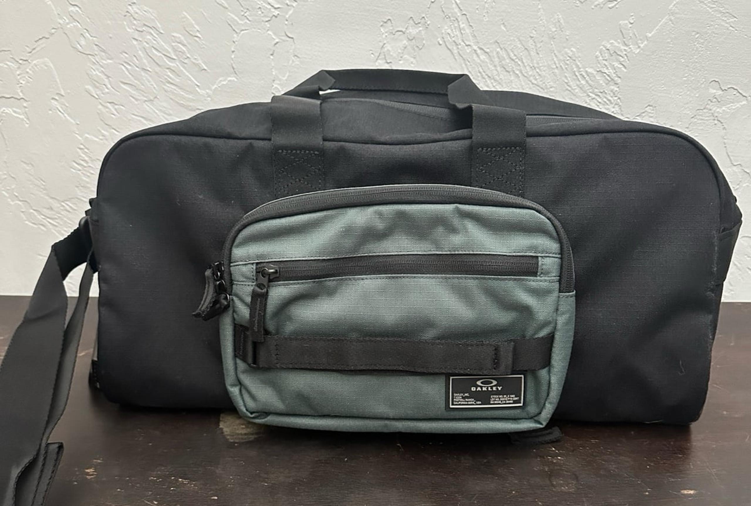 Oakley Two in One Duffel Blackout.
