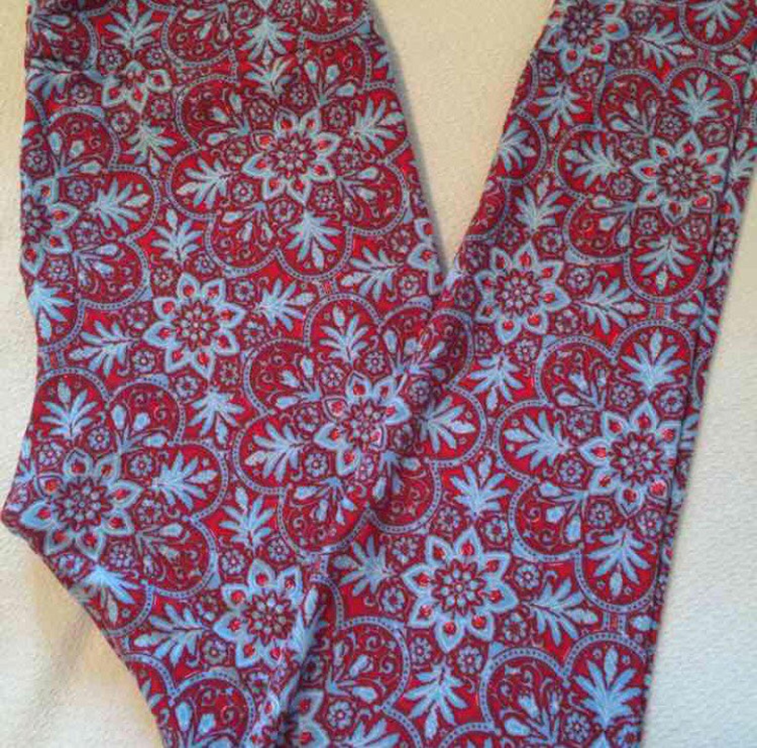 Lularoe OS Mandala/Snowflake leggings