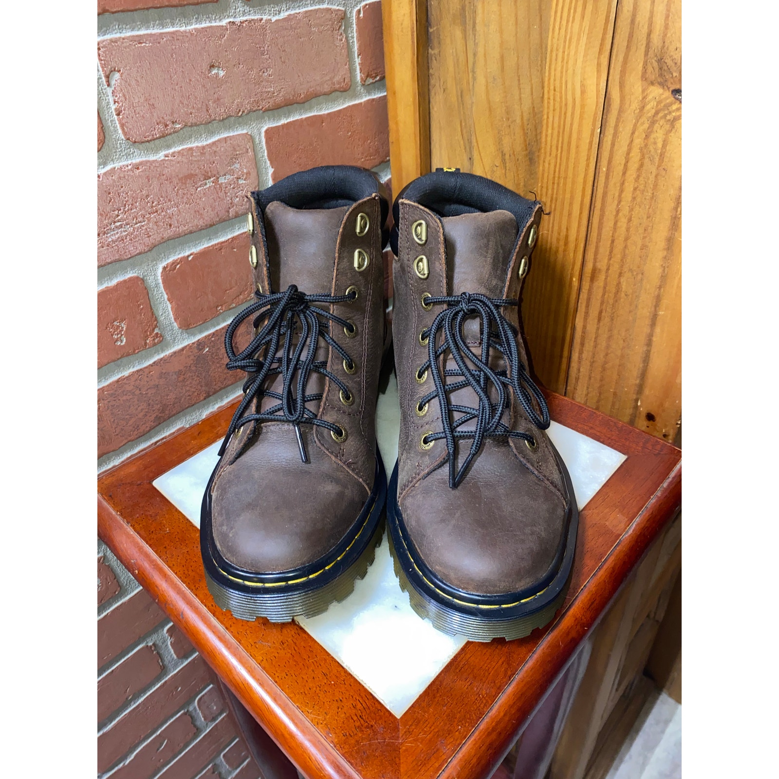 Dr Doc Martens Air Wair AW004 Mens Sz 11 Leather brownw/black laces CombatBoots