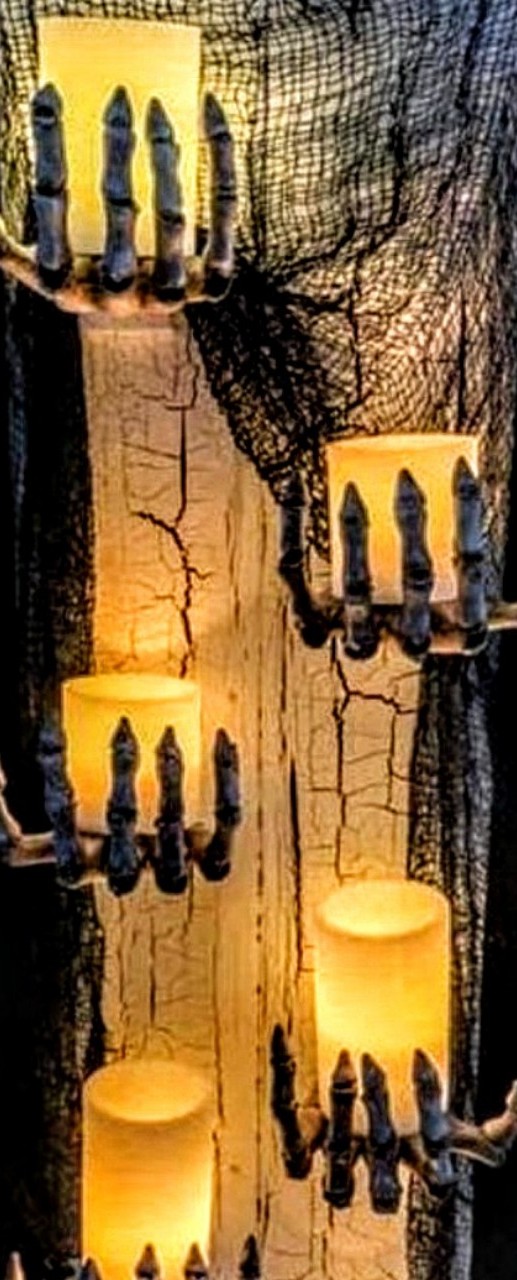 CREEPY CANDLE HALLOWEEN