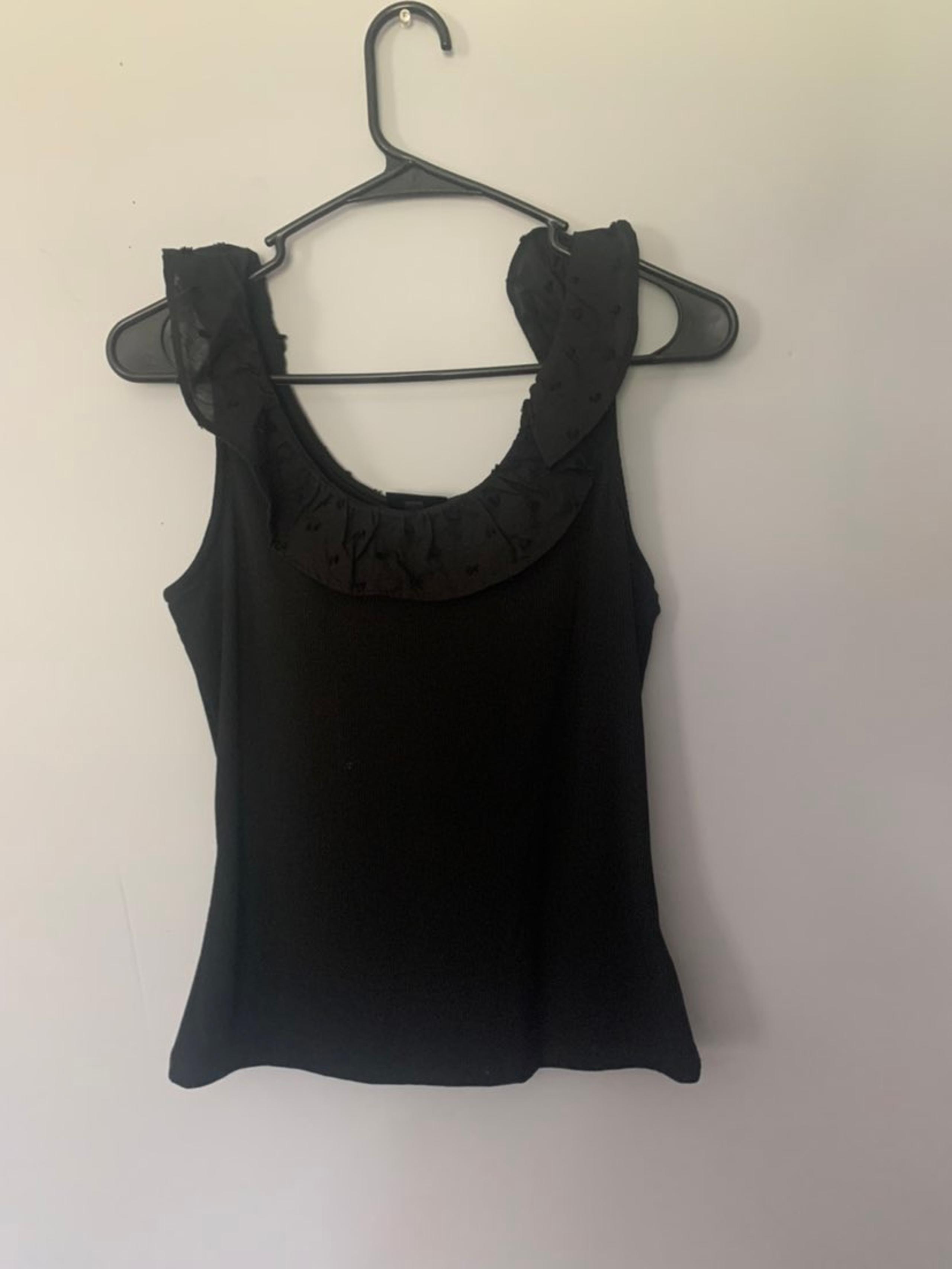 Who what wear black ruffle tanktop Large