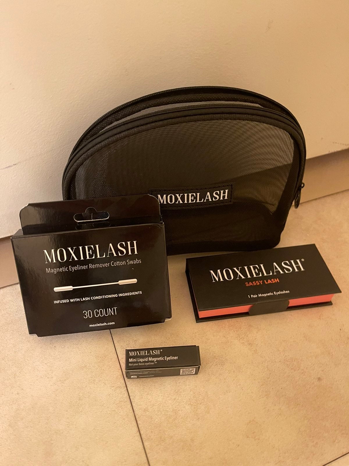 Moxie lash sassy bundle w/ bag