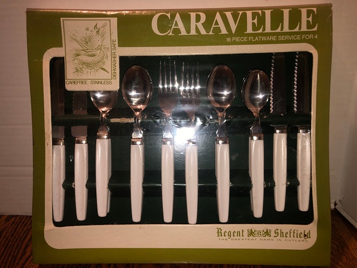 NOS Regent Sheffield Caravelle 16 Pc Serv for 4 Flatware Set-White Handles-NIP