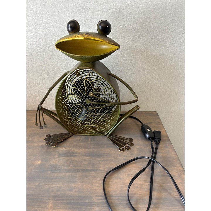Large Metal green Frog Electric Fan Table Fan Works Great