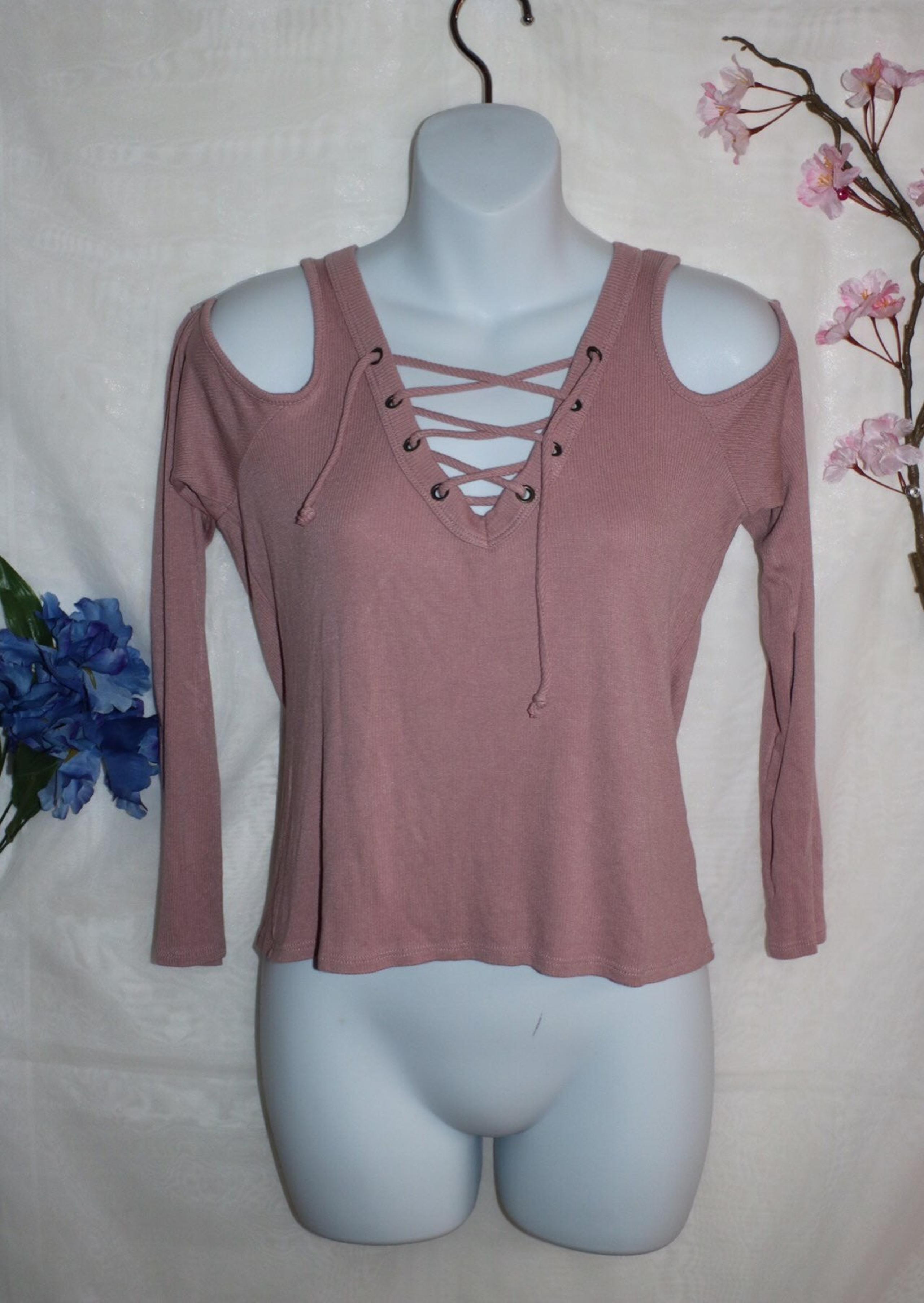 Full Tilt Women’s Cold Shoulder Knit Top