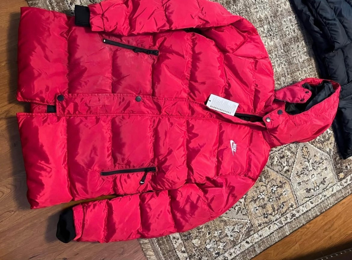 Nike puffer jacket with tags