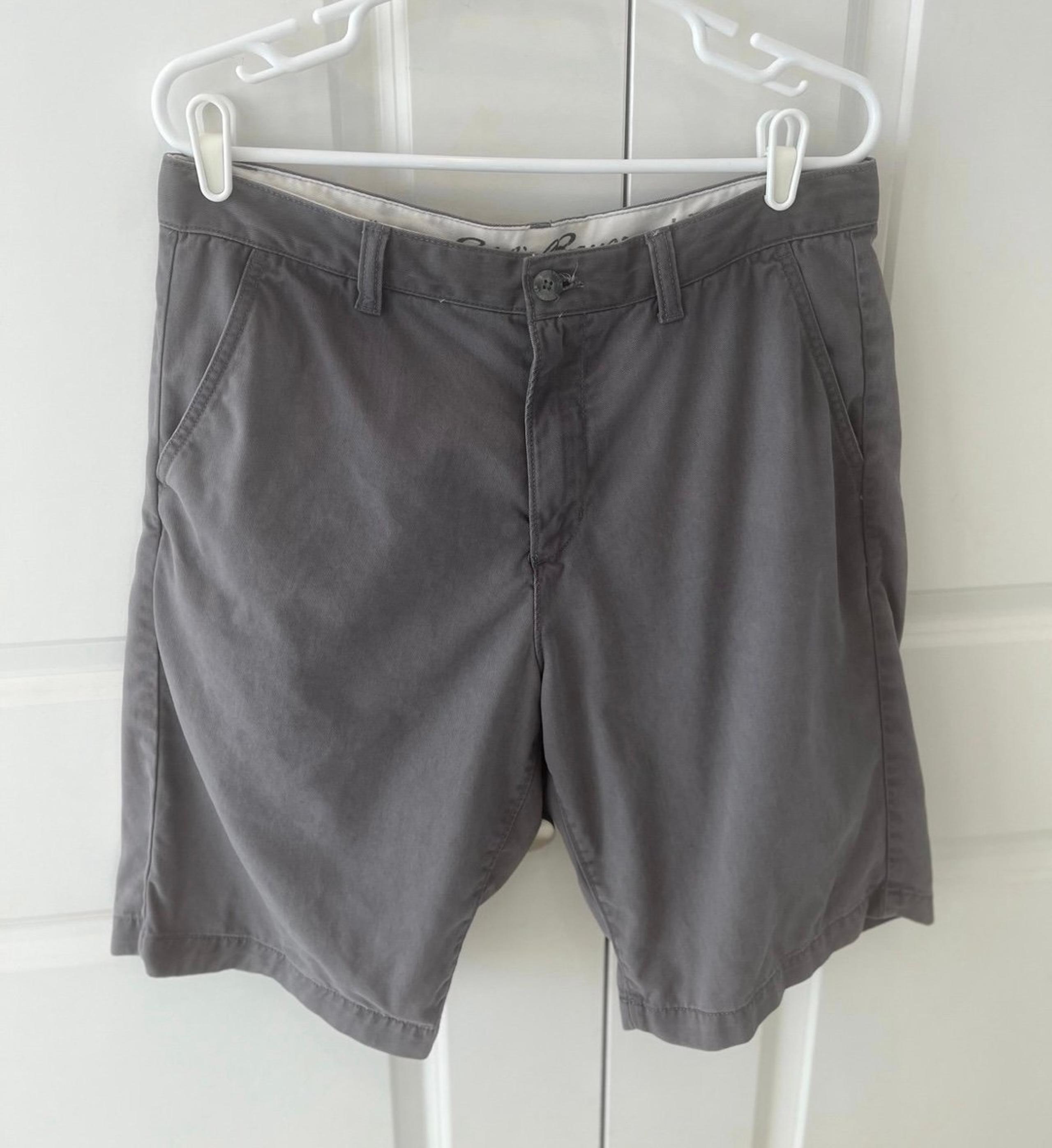 Eddie Bauer men’s waist size 33 gray flat front shorts