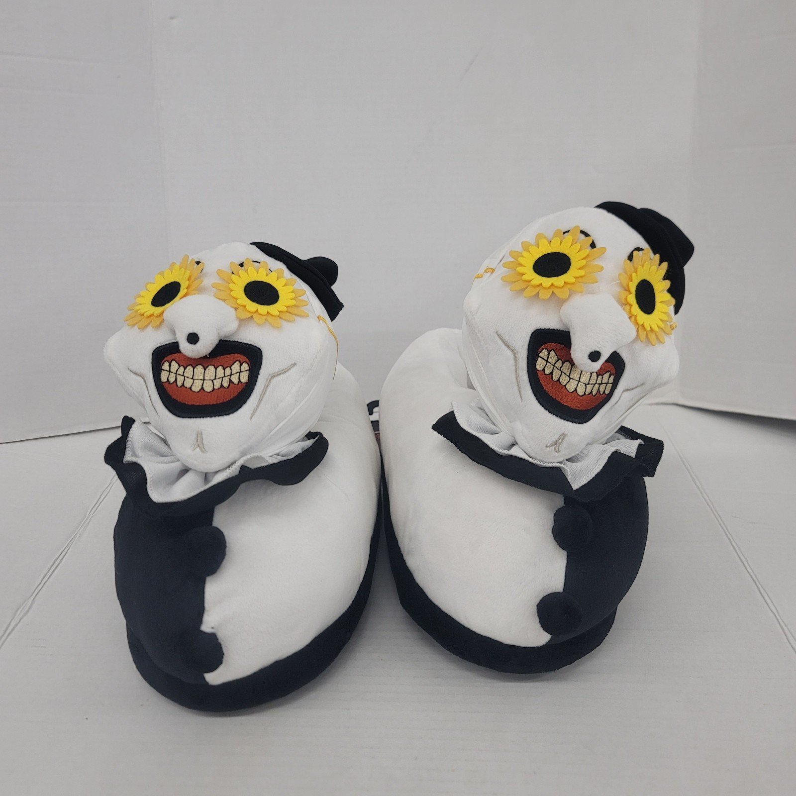 Terrifier Art The Clown L/XL Spirit Halloween Slippers Adult Bedroom Shoes
