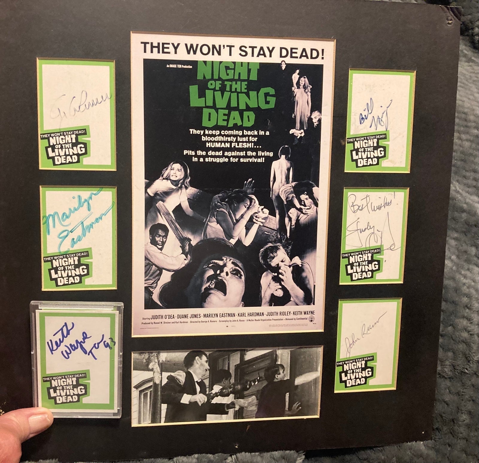 NIGHT OF THE LIVING DEAD HAND MADE POSTER 6 HAND SIGNED CARDS LOOK AT ALL PICS