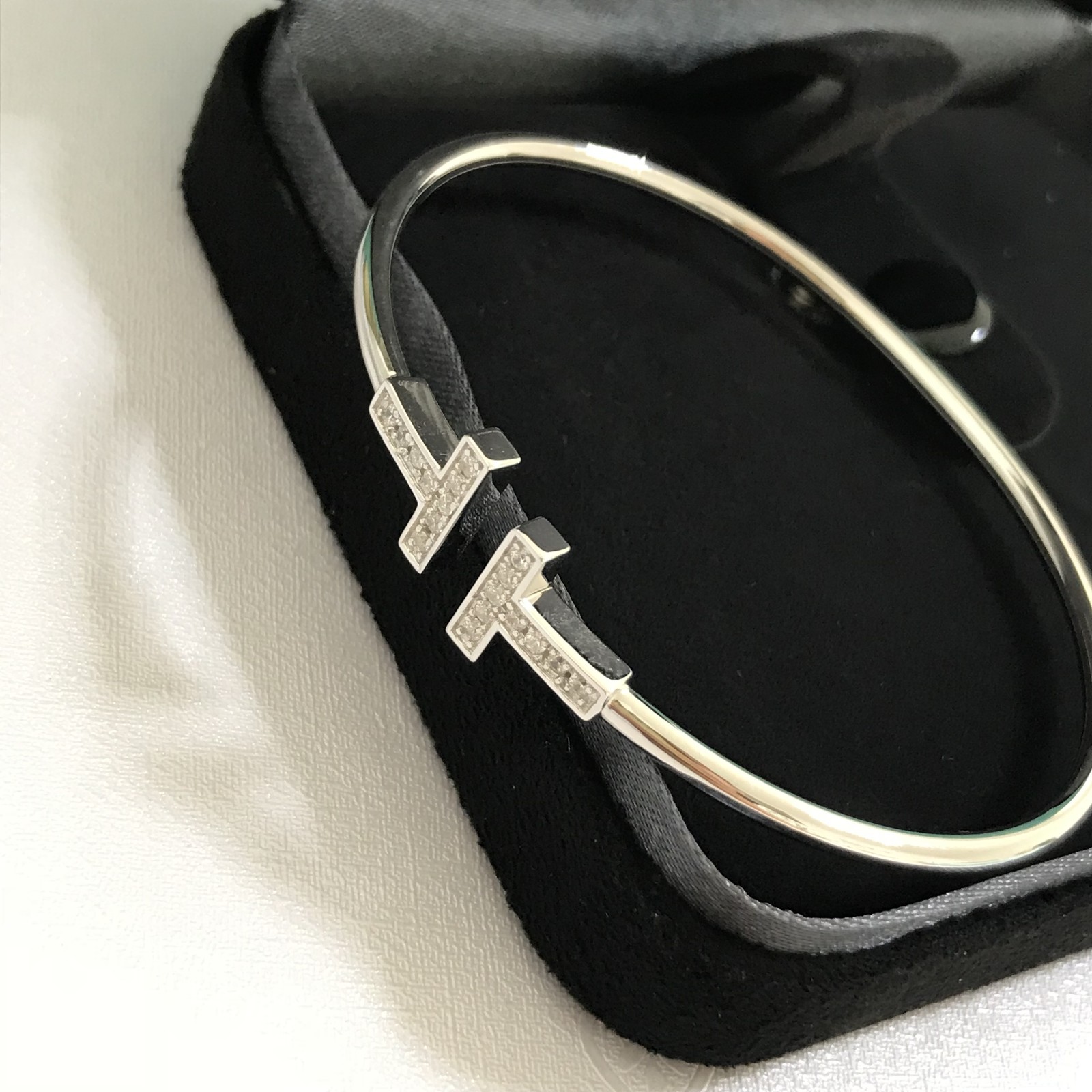 Auth 18K White Gold Diamond Bracelet