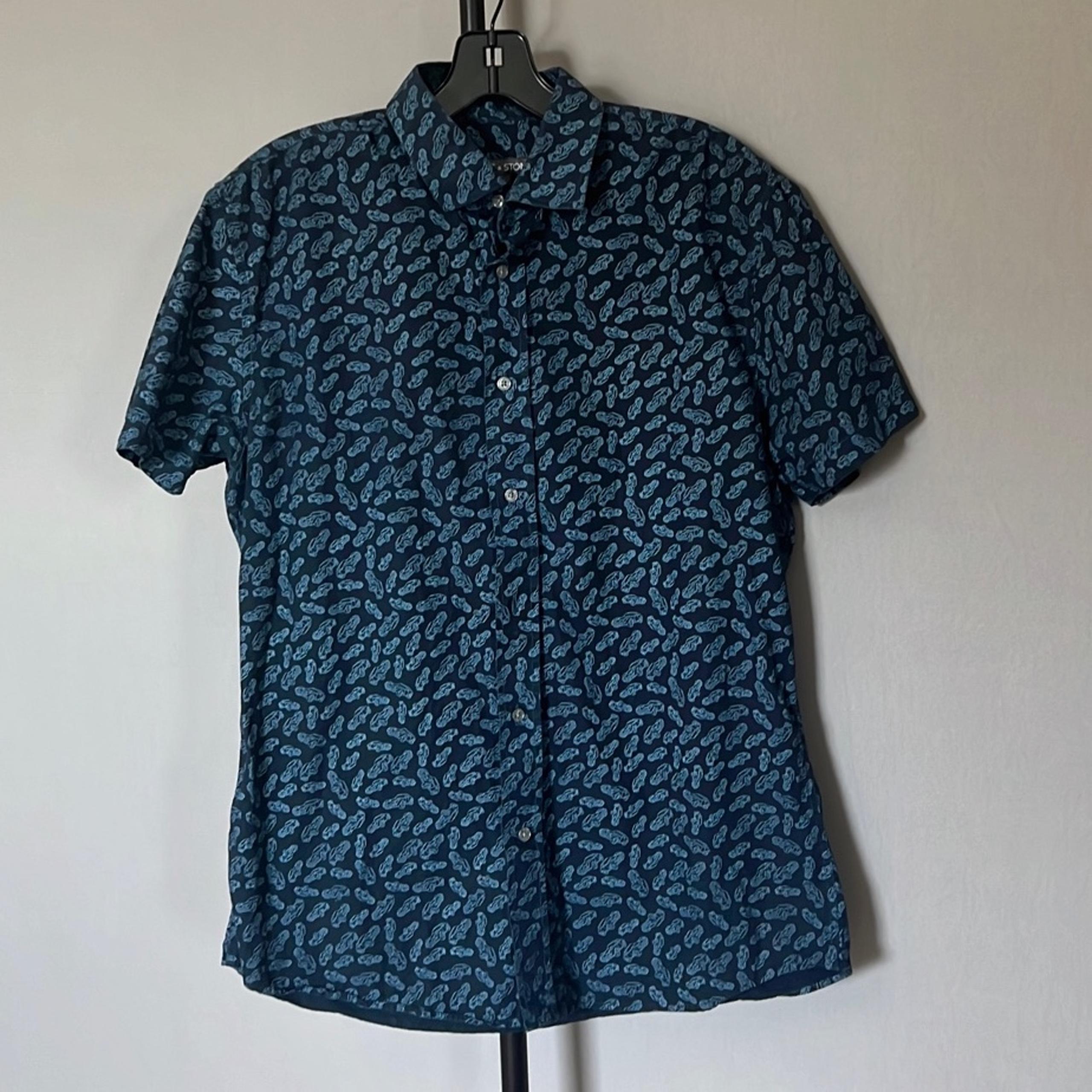 Slate & Stone button down shirt medium blue