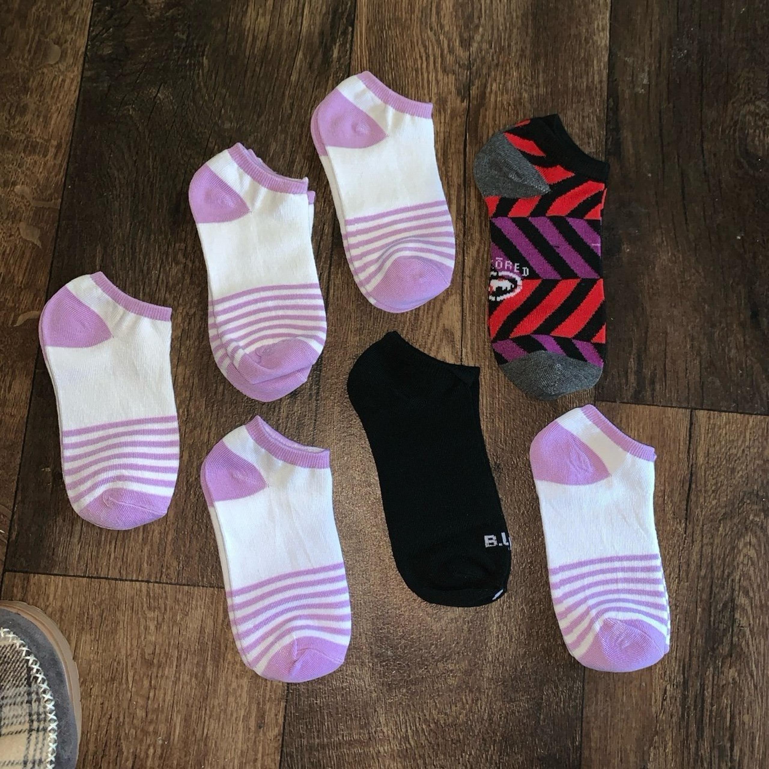 7 New Pair Women’s Socks Bundle