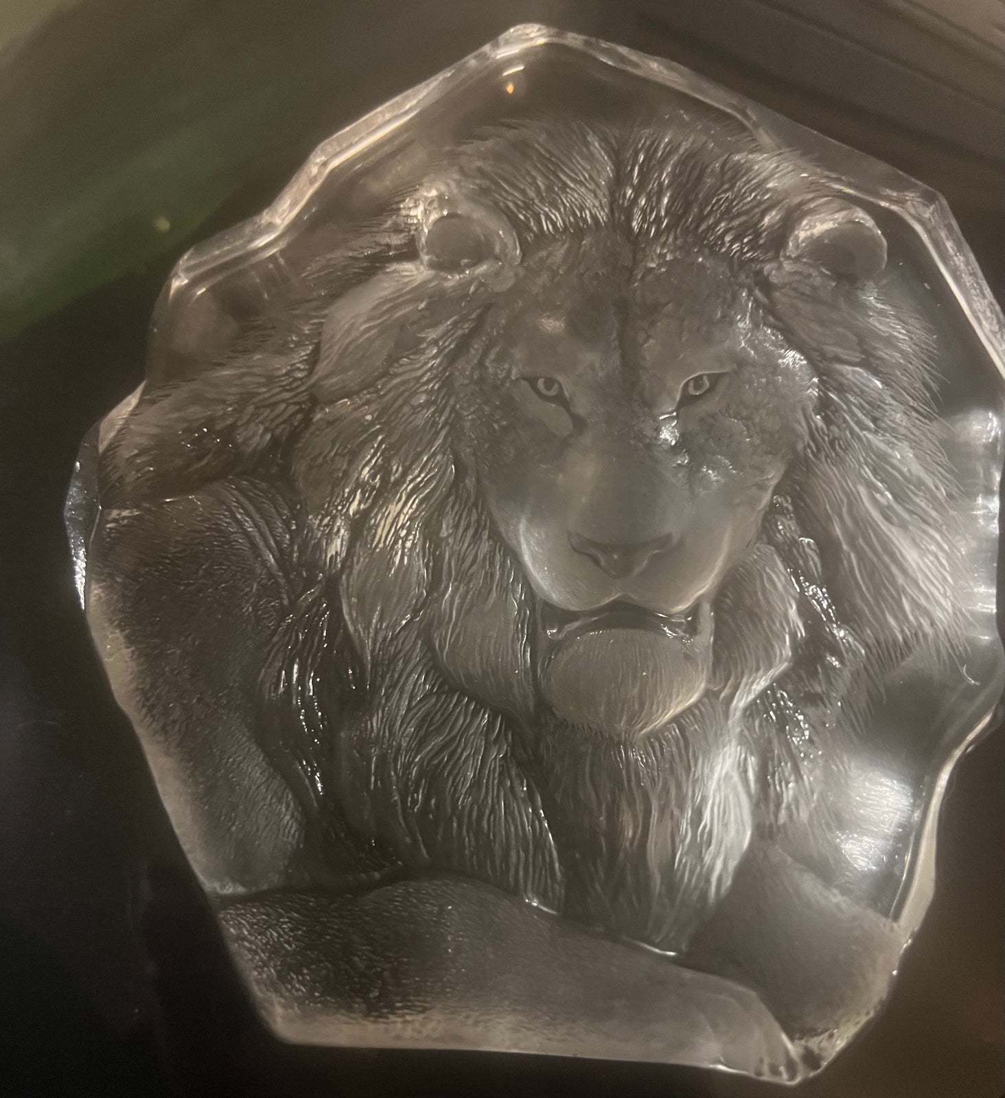 Mats Jonasson lion crystal sculpture