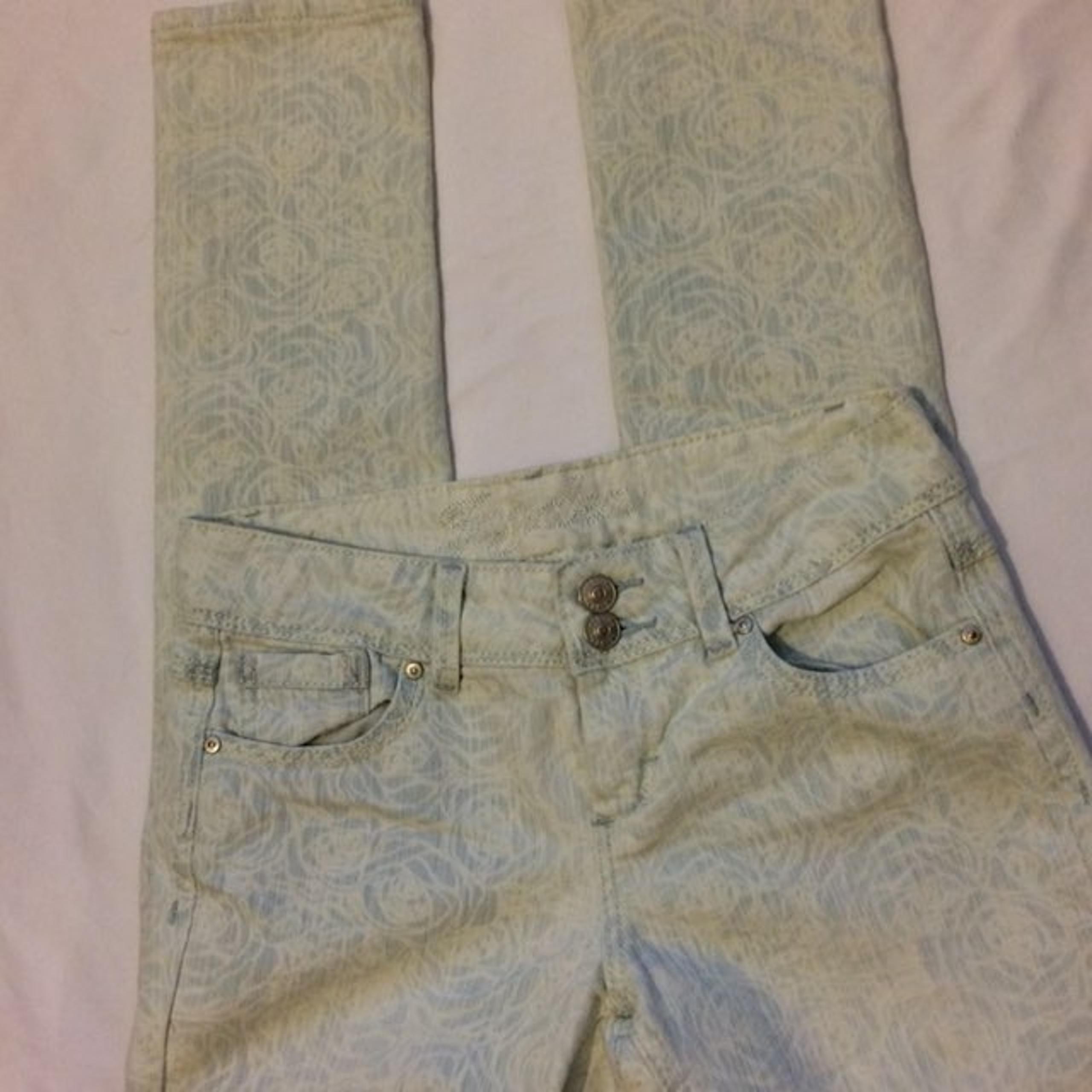 Delia’s Reese Jeans Sz 1/2
