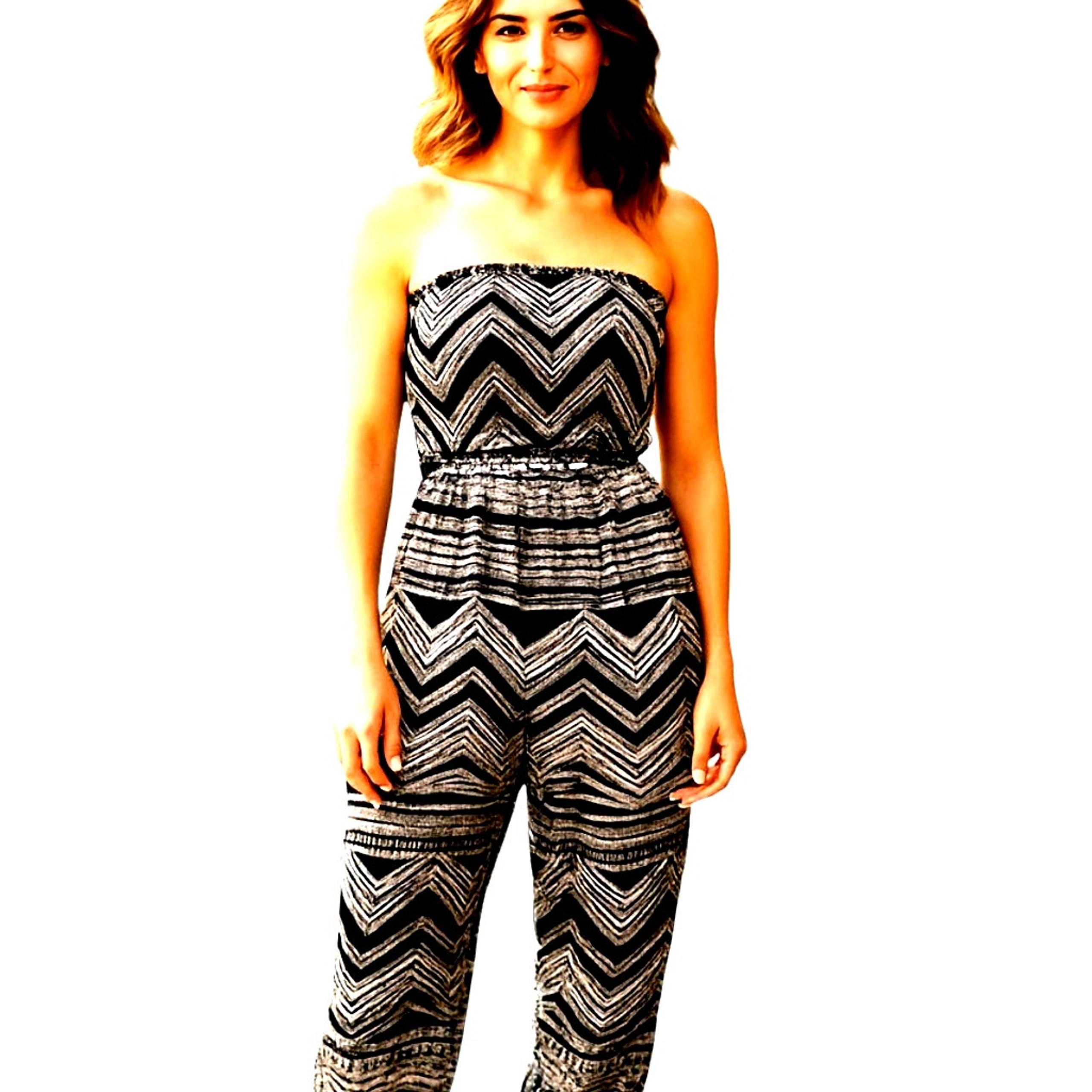 rue21 Medium Women's Jumpsuit Romper Black Sleeveless BOHO Miss Size 10 12 M
