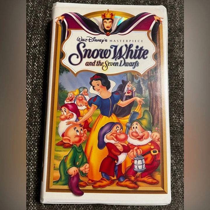Disneys “Snow White and the Seven Dwarfs” VHS Tape