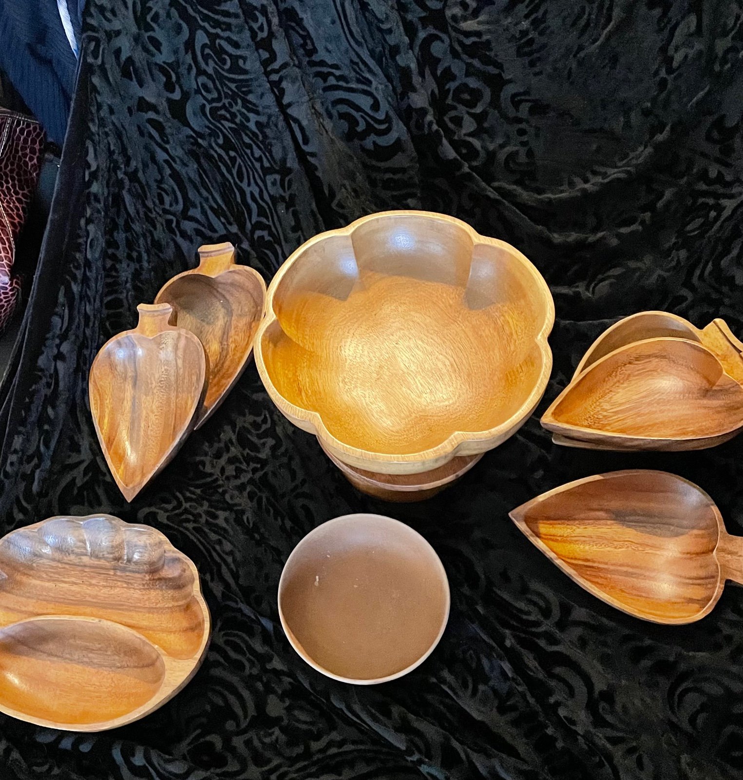 Monkey pod Dinnerware
