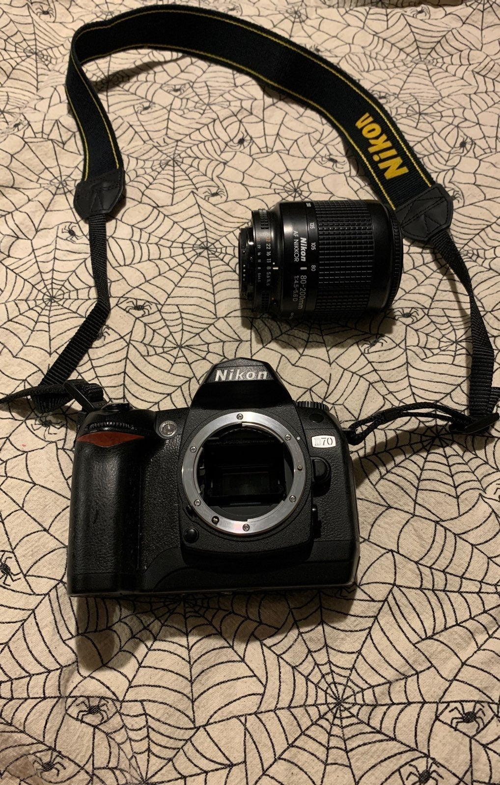 Nikon D70 DSLR Digital Camera w/ Lens