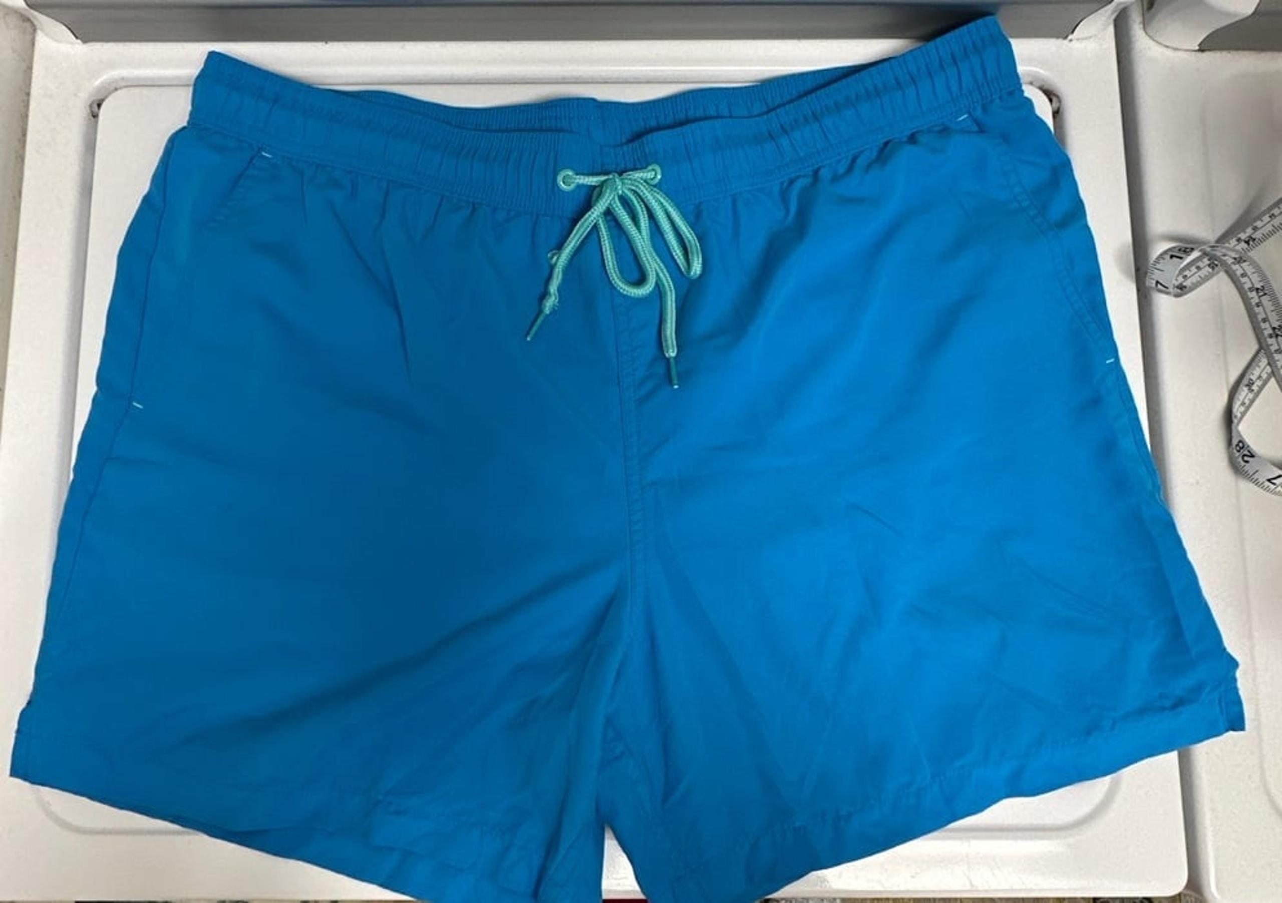 Men’s swim shorts