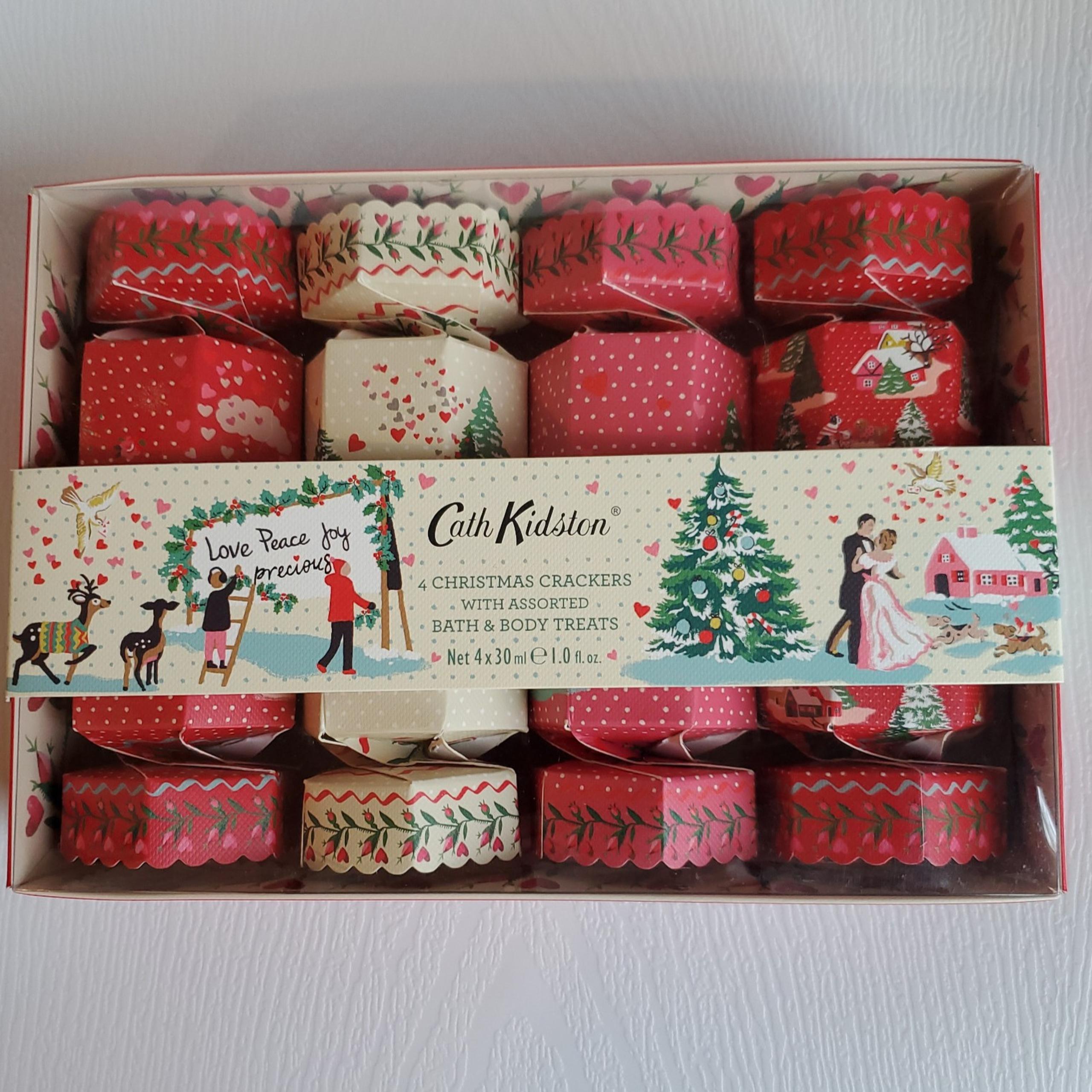NIB Cath Kidston Love Peace Joy 4pc Christmas Crackers with 1 oz Body Washes
