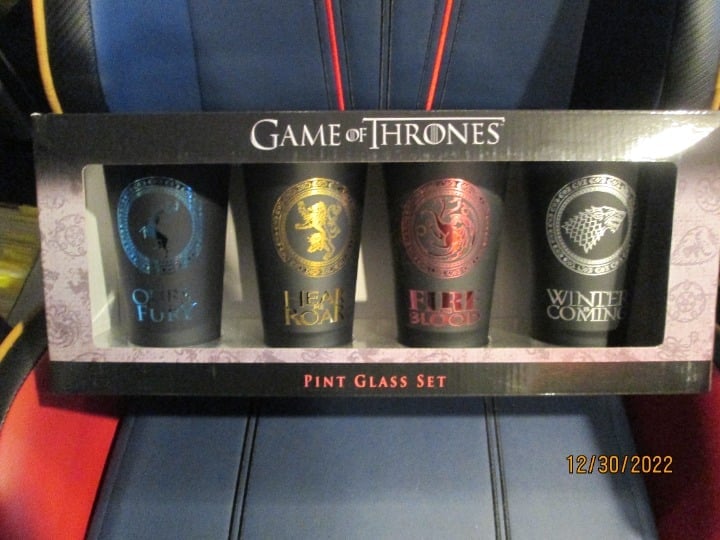 Game of Thrones Baratheon, Lannister, Targaryen, Stark Black Pint Glass Set