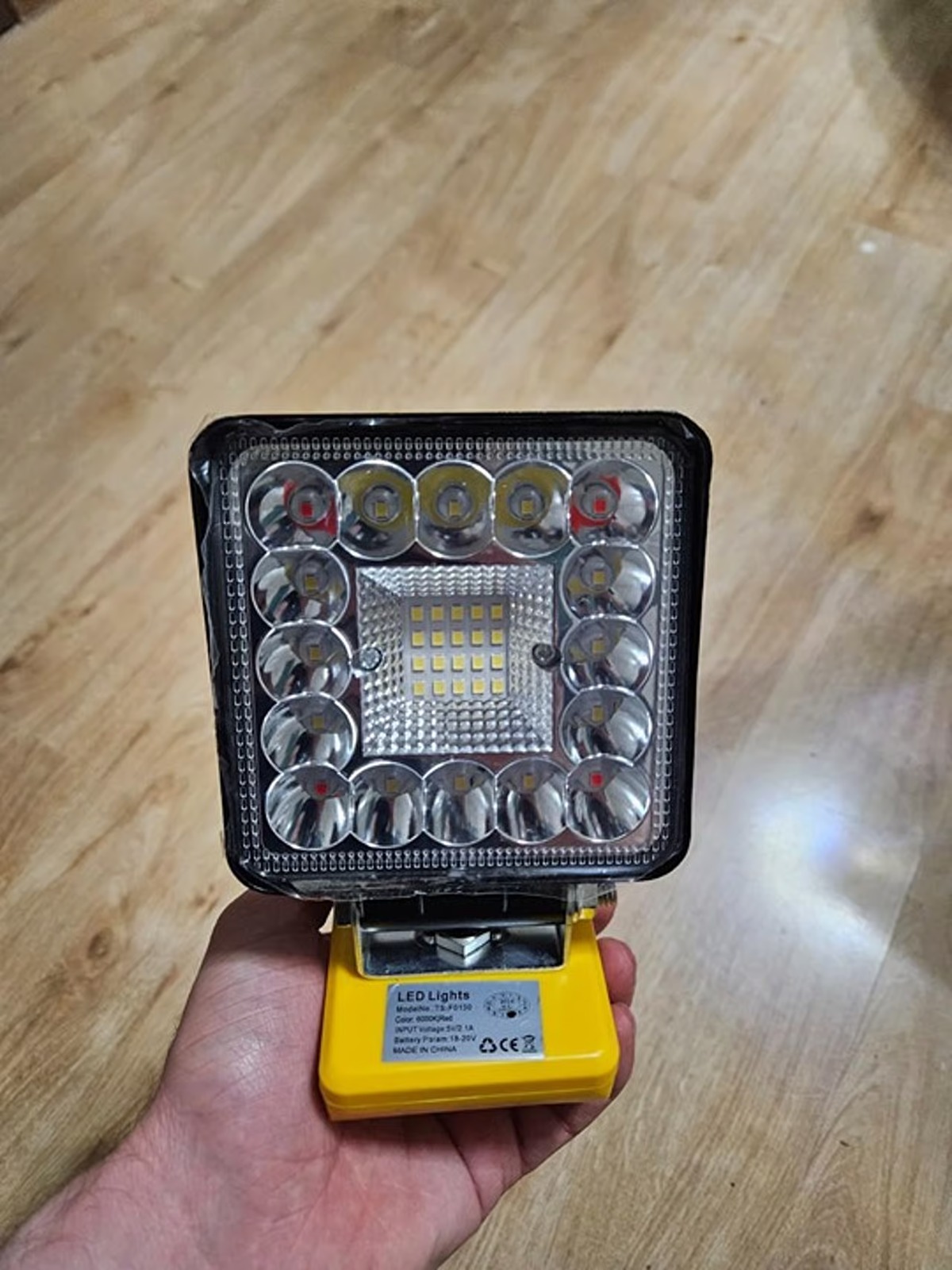 18V/20V Cordless Work Light - 5200LM, 150 Rotatable,USB & Type-C Charging