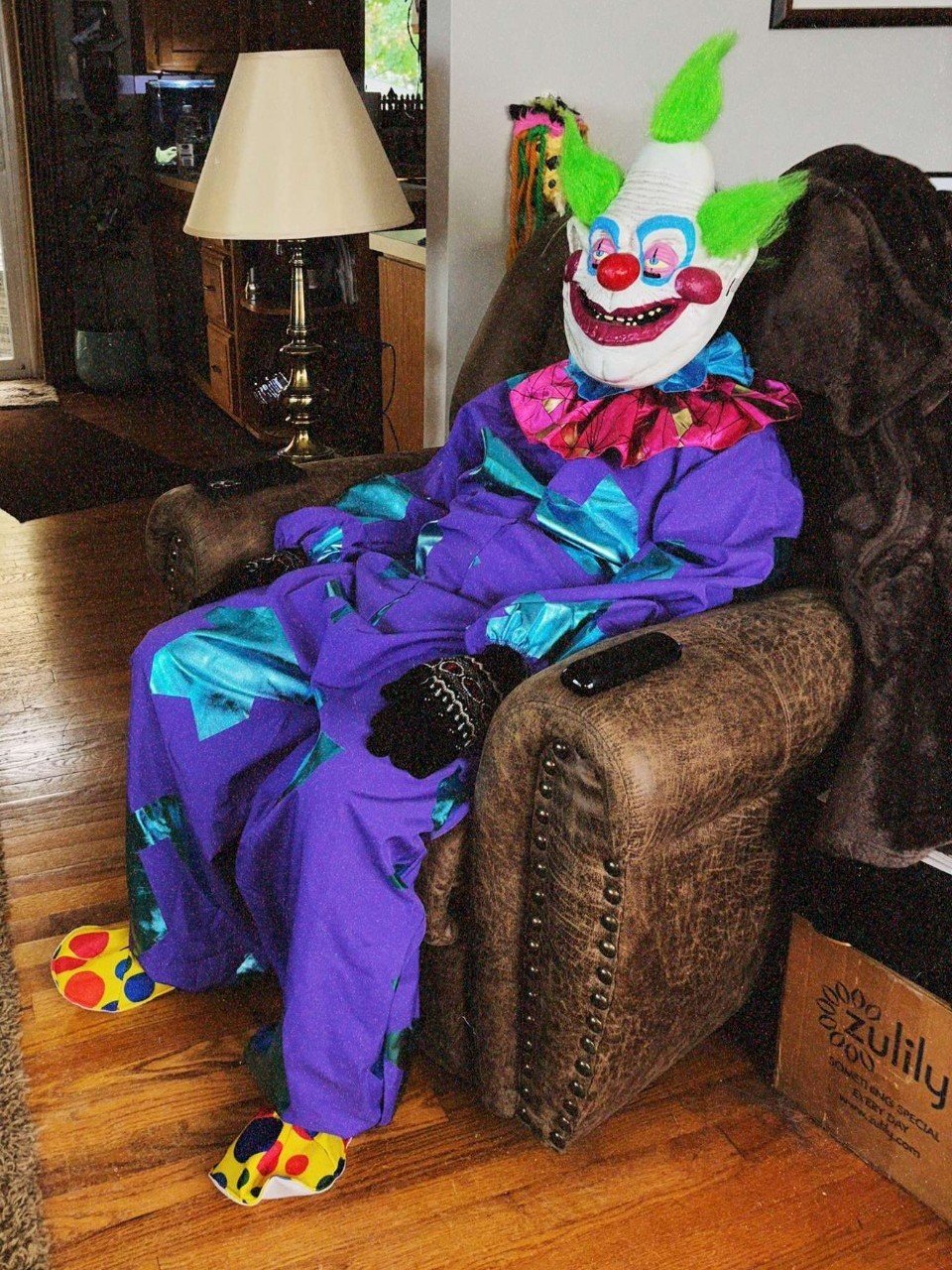 Killer Klowns From Outer Space Costume (WITH CLOWN SHOES)