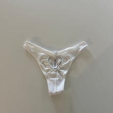 NEW SOLD OUT Skims Valentines Day Heart Dipped Thong Snow White M  brand new, si