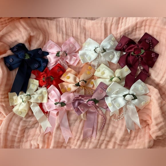 11 vintage hair clips