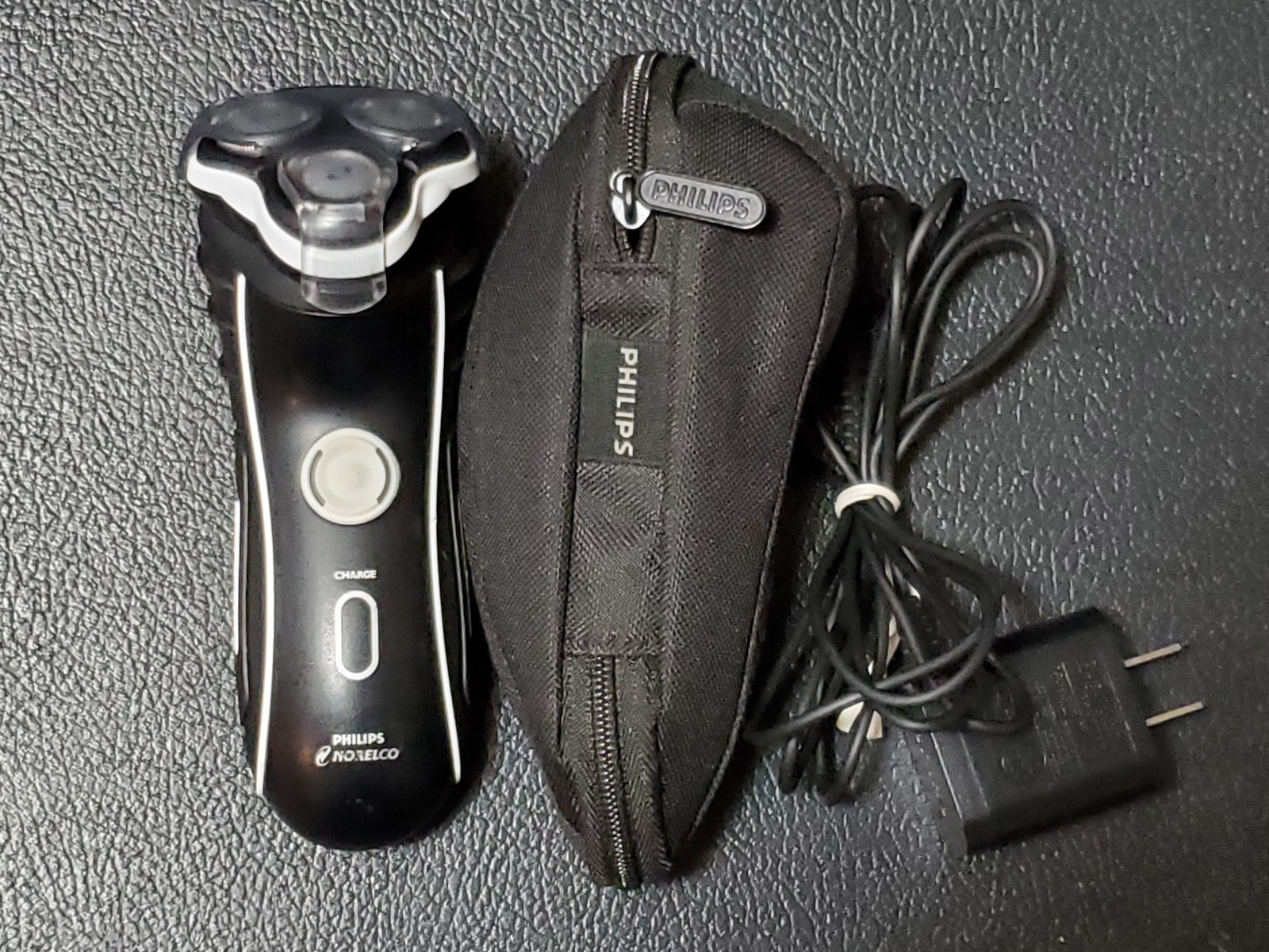 Phillips Norelco 7310XL rechargeable electric shaver