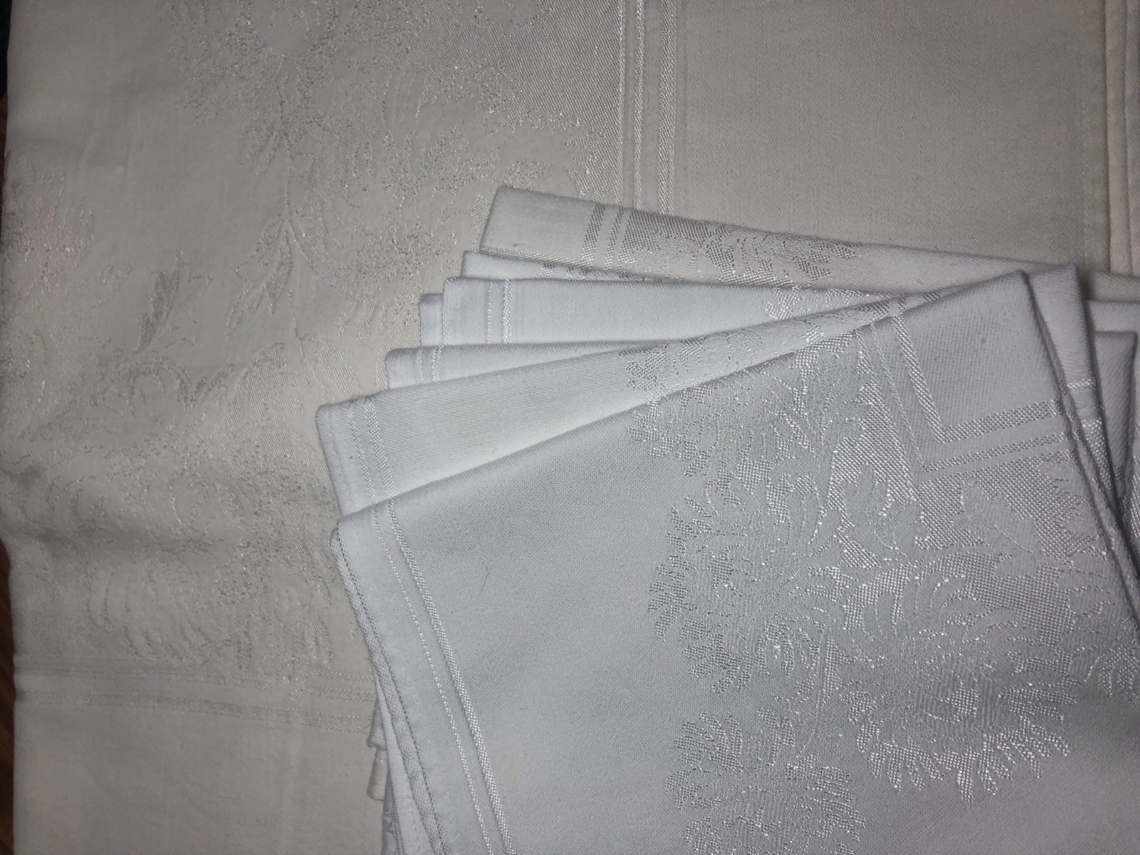 White cover table