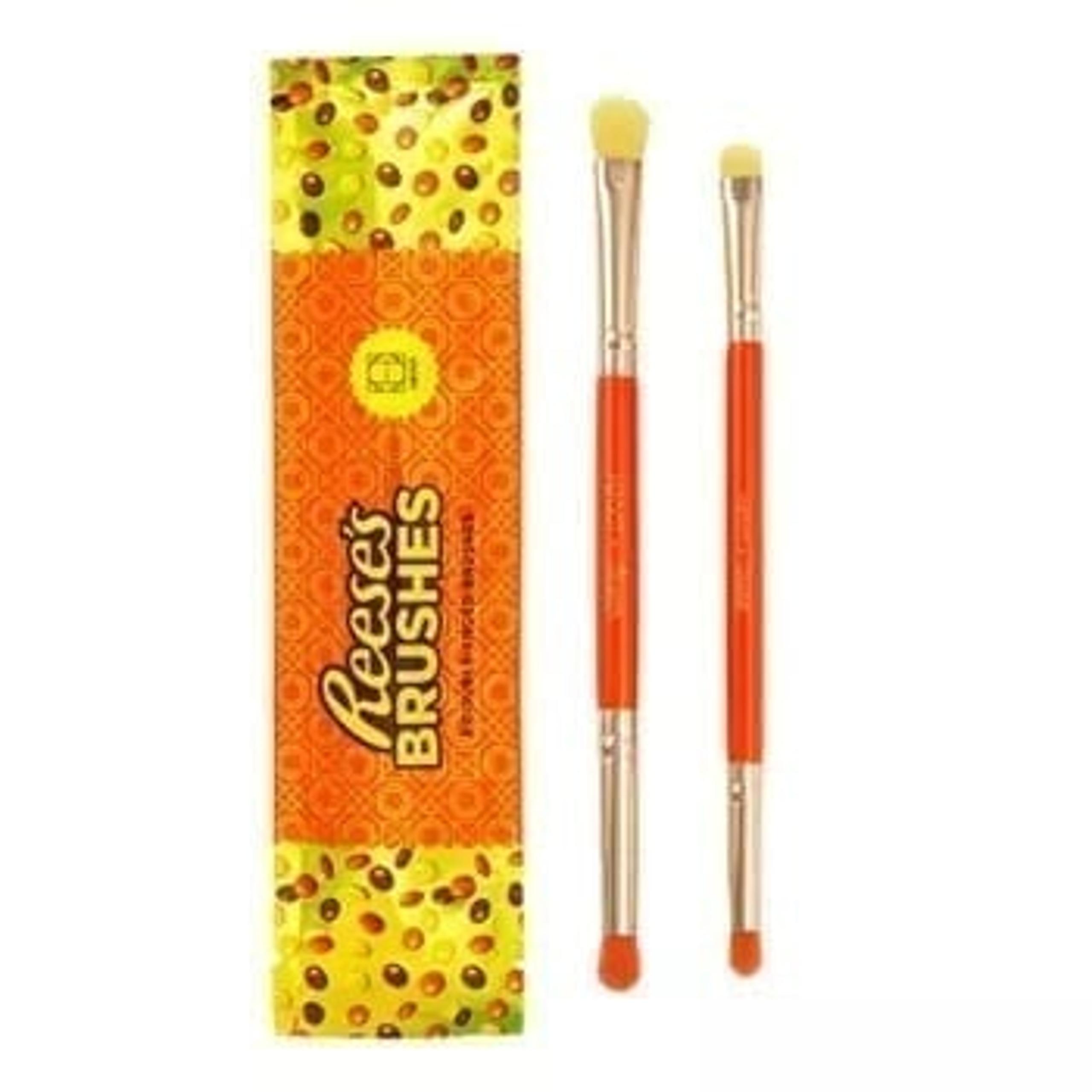 HipDot x Reese's collab Double-Ended make-up Brushes Duo
