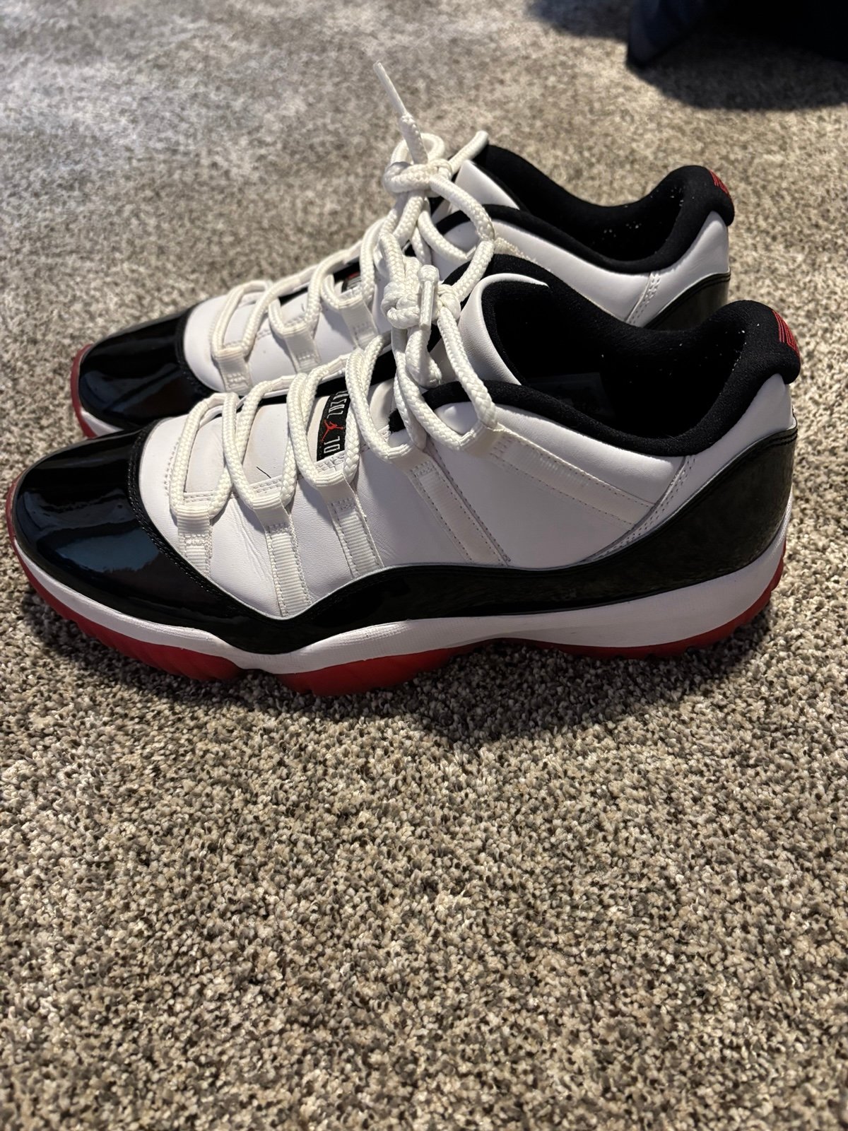 Jordan 11 Retro Low Concord Red