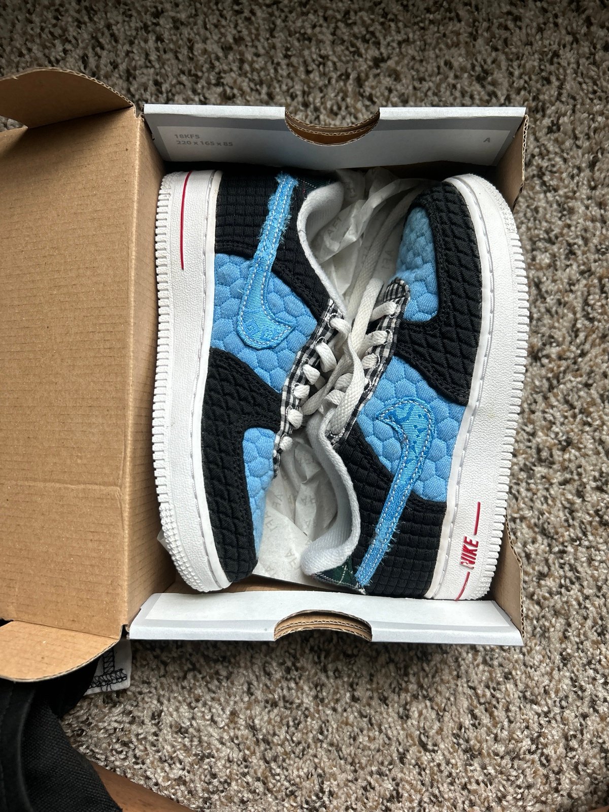 Nike Air Force 1 LV8