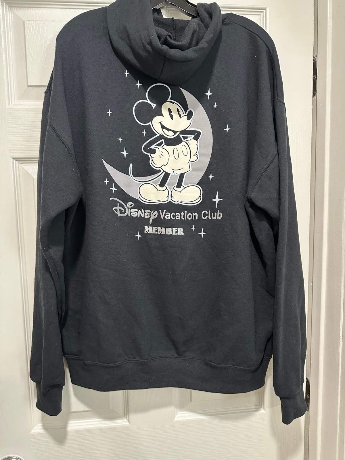 2025 Disney Vacation club member glow in the dark zip up hoodie sz XL