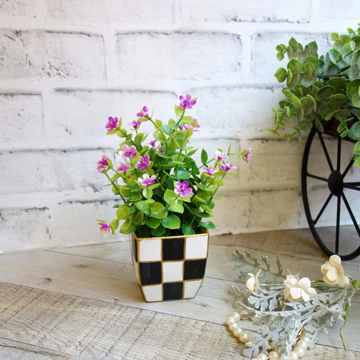 Checked Flower Pot Black and White Check Courtly Style Decor Buffalo Check Plant