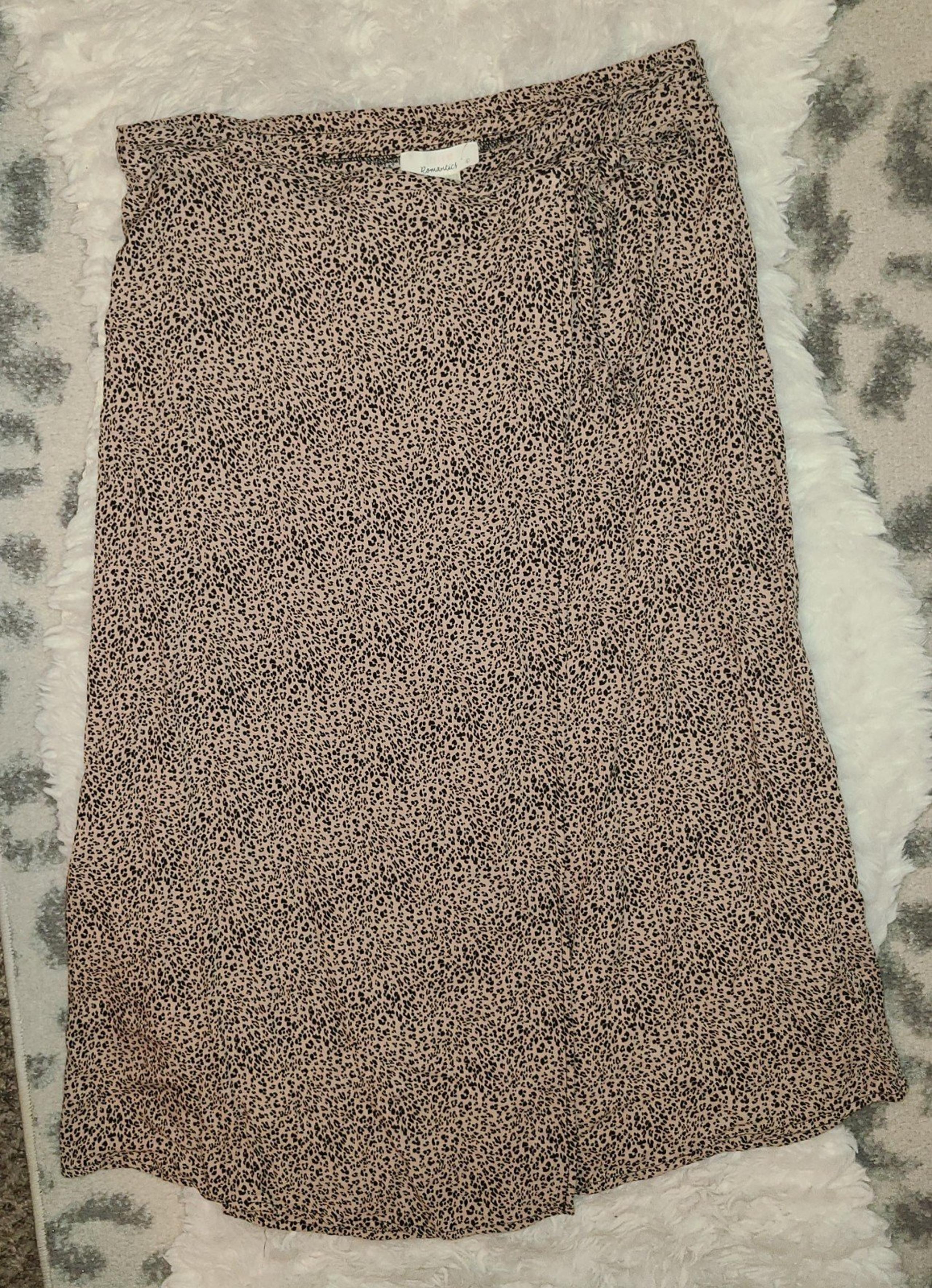 Urban Romantics Wrap Skirt Size Large