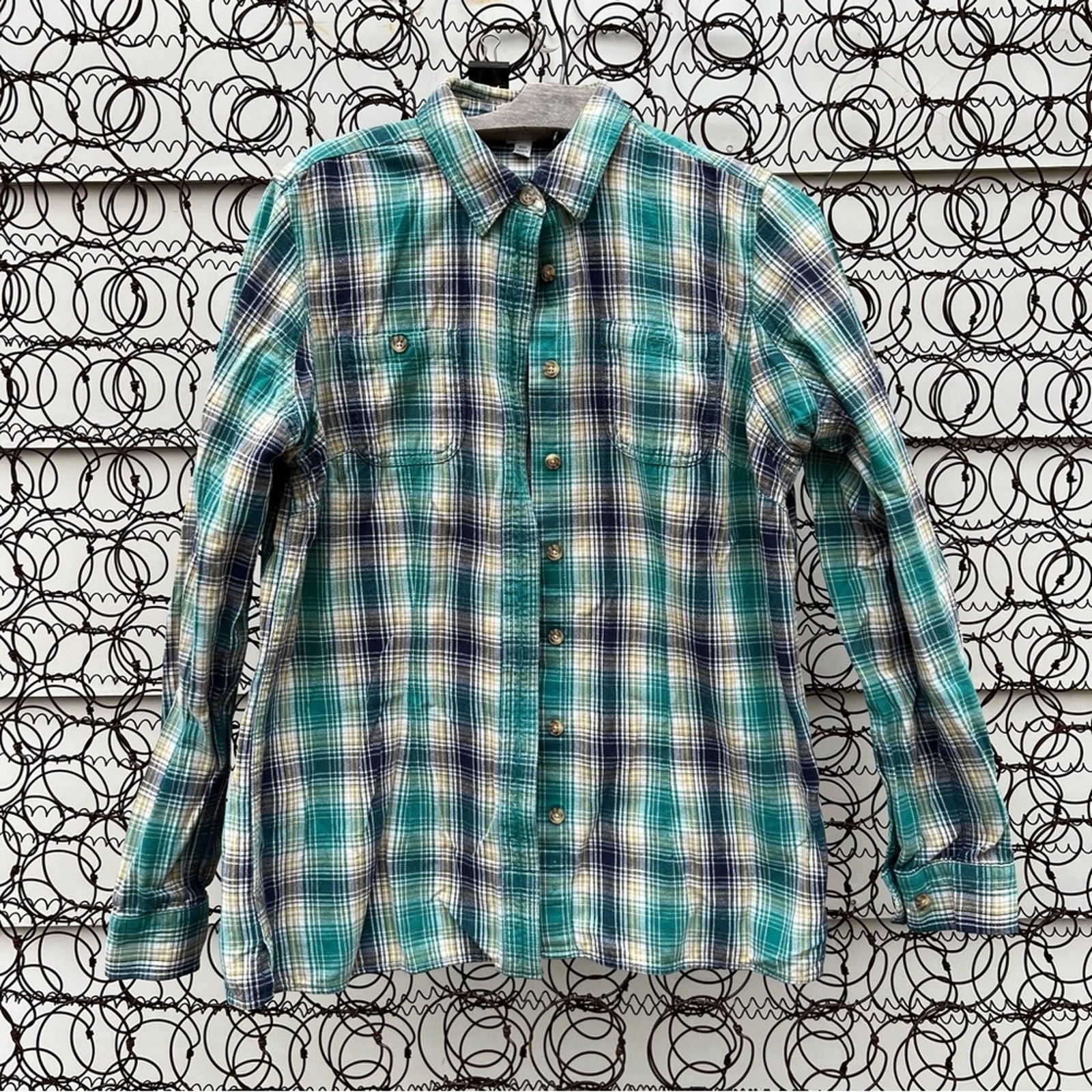 Duluth Trading Company blue green button down flannel cotton shirt