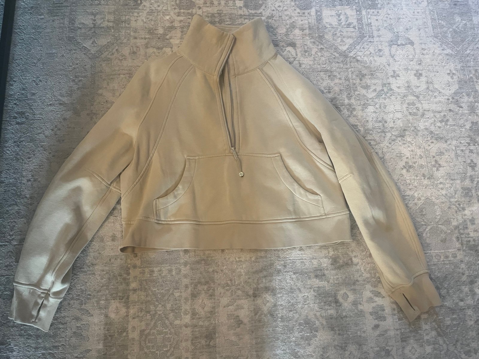 lululemon cropped scuba