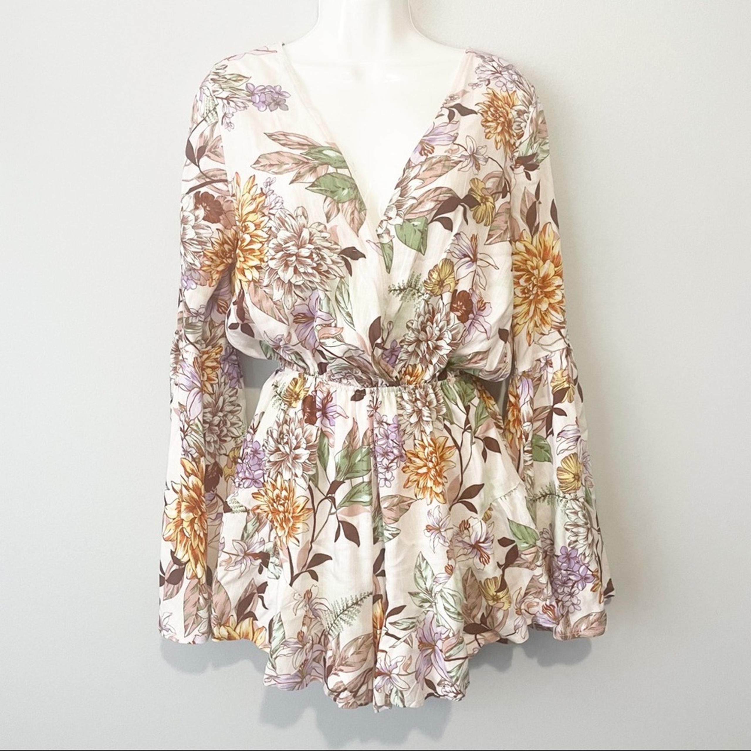 Audrey 3+1 floral romper bell sleeve v neck size medium