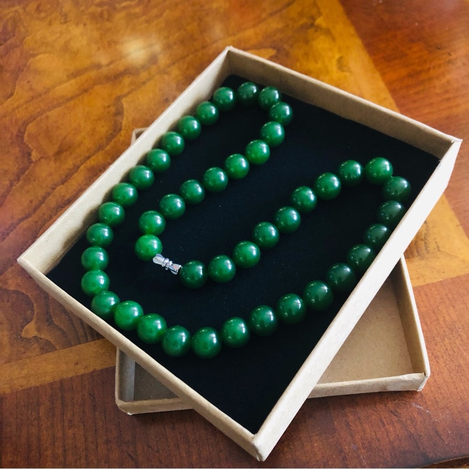 Genuine nephrite jade 10mm round bead necklace