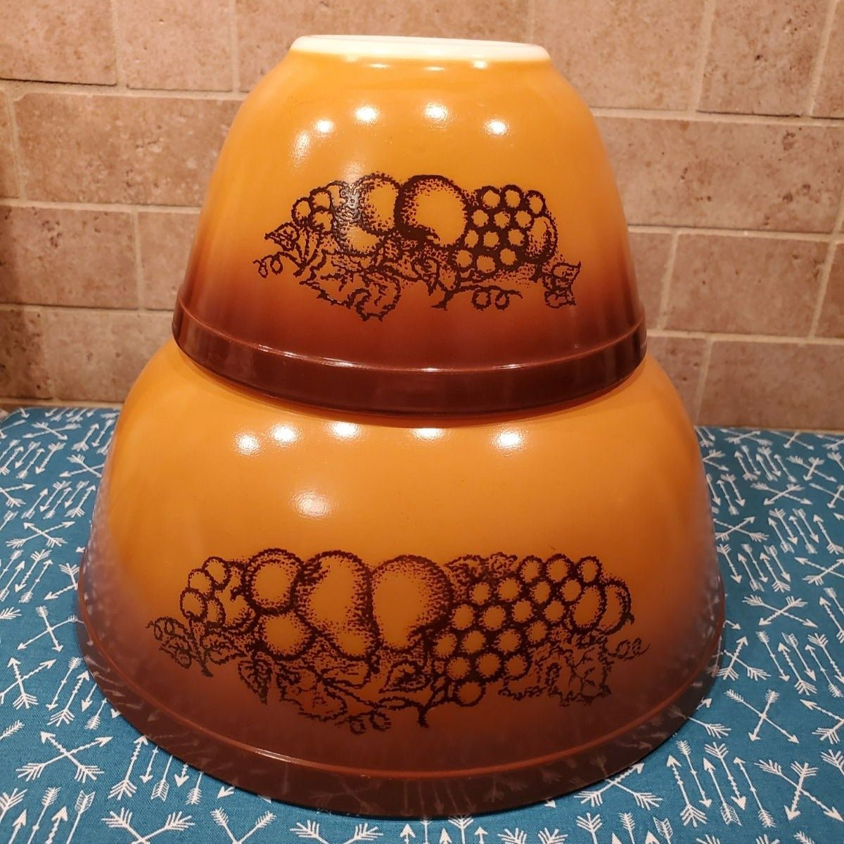 Pyrex Old Orchard Mixing Bowls 401 and 403