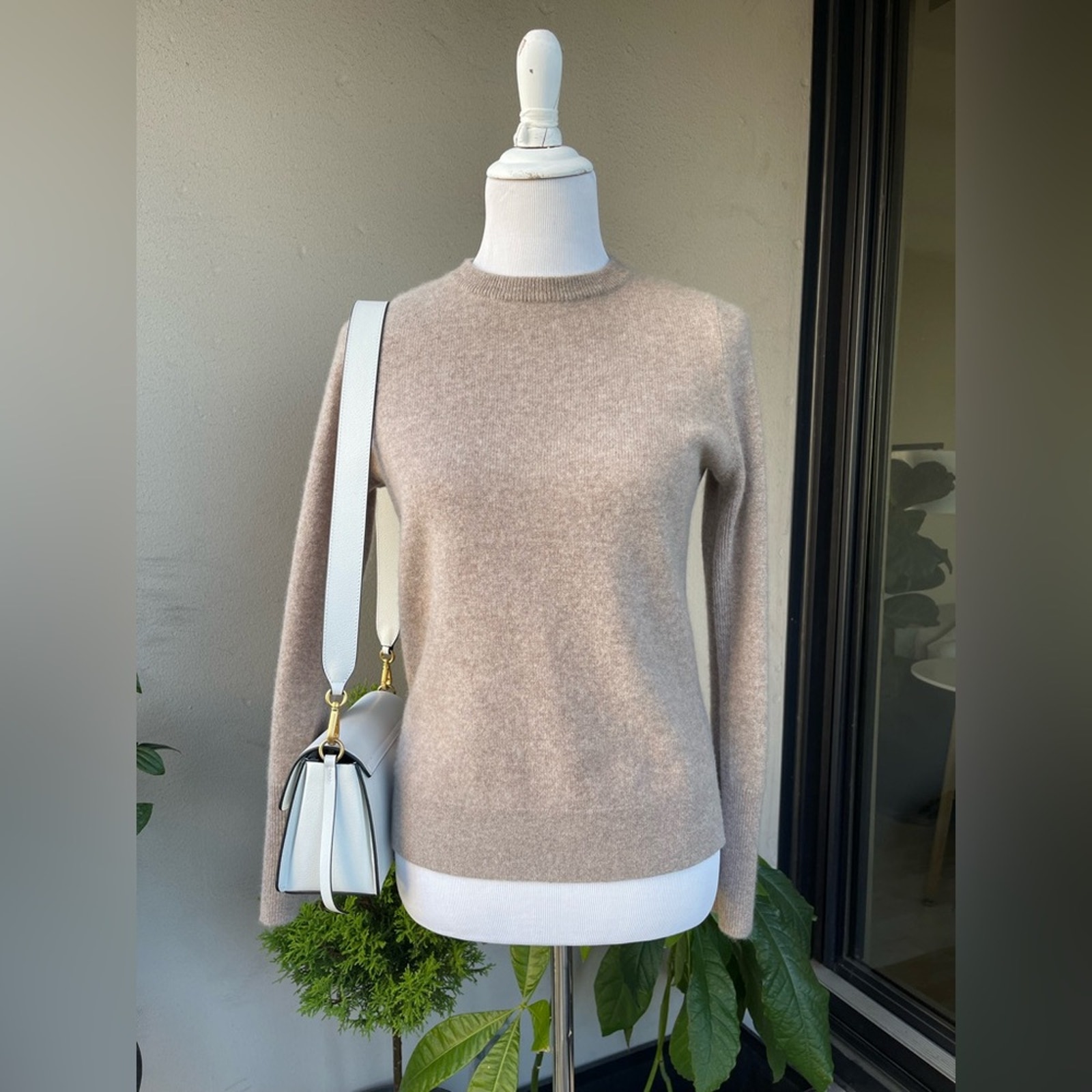 Halogen 100% Cashmere Sweater in Beige/ Tan, Small