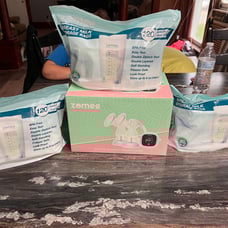Zomee breast pump