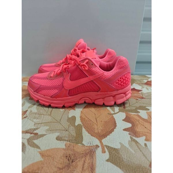 Nike Zoom Vomero 5 Hot Pink Women's Running Shoes Size 5.5 Men's Size 4