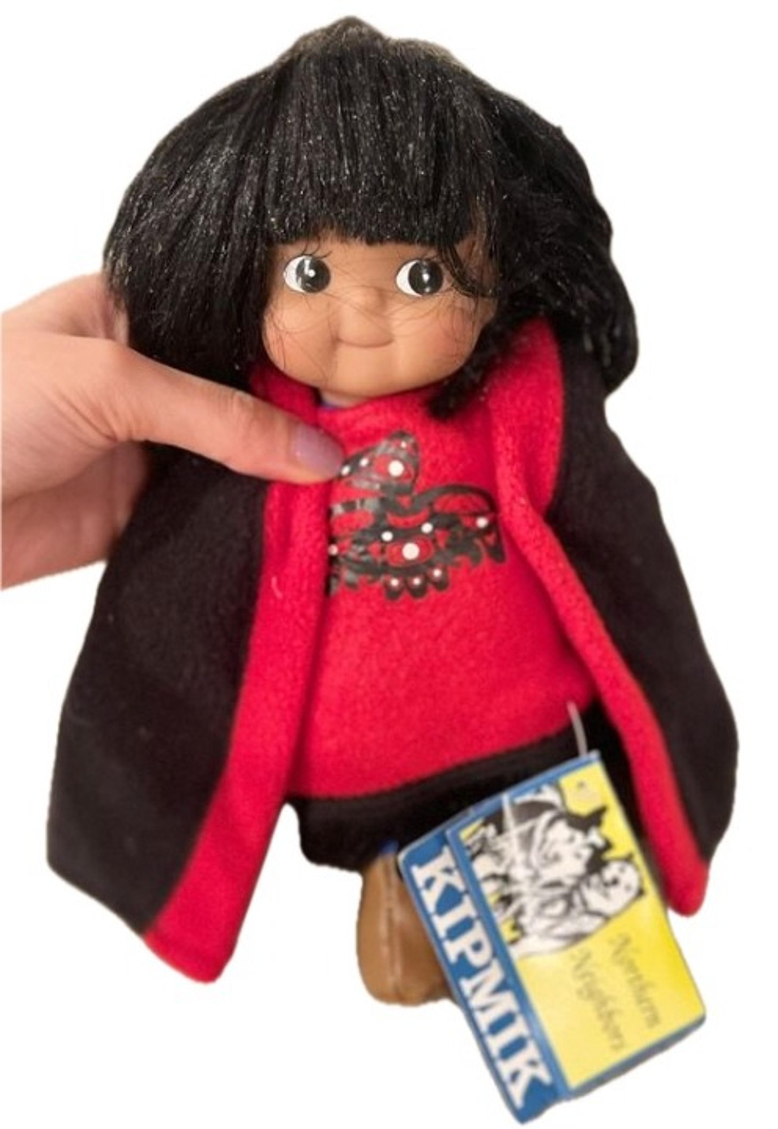 NEW WITH TAG Vintage 1998 Native American Salish Doll 9.5” Tall Red Black Thunde