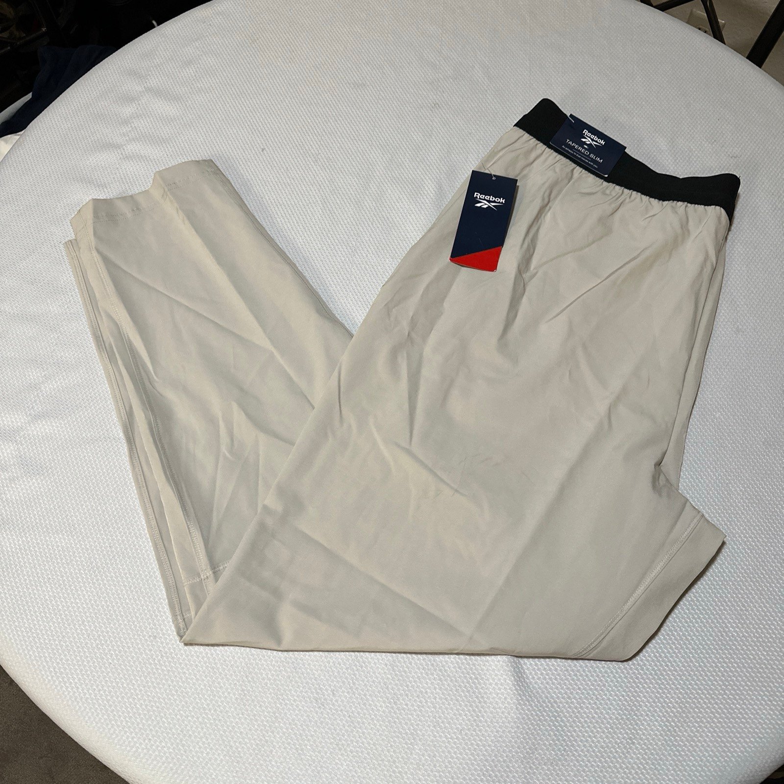 NWT Reebok Men’s XL Breakthrough Woven Athletic Pants Silver Cloud Tapered Slim